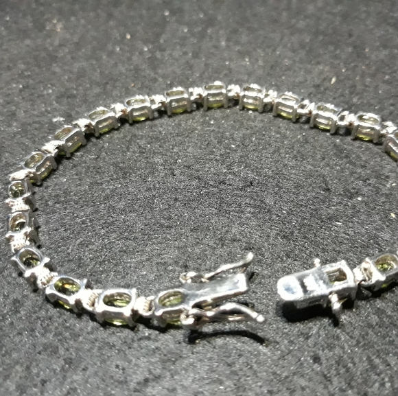 Natural Peridot Gemstone Bracelet q10 - Picture 2 of 3